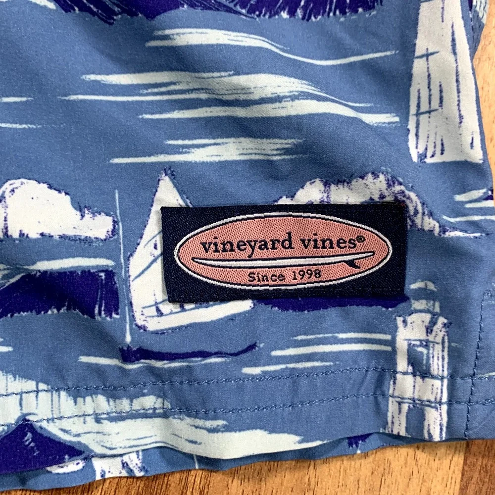 Vineyard Vines good gently